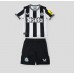 Günstige Newcastle United Babykleidung Heim Fussballtrikot Kinder 2023-24 Kurzarm (+ kurze hosen)